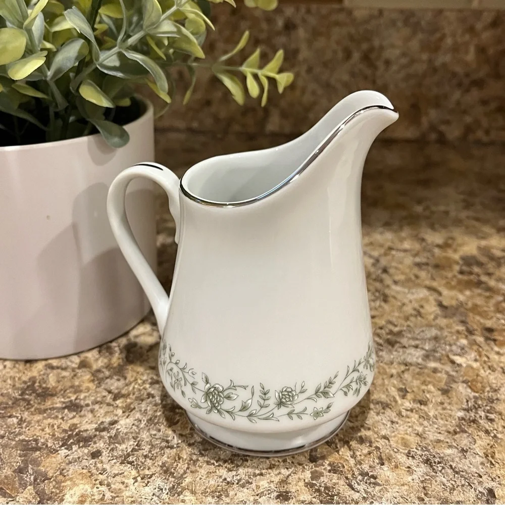 Mikasa Montclair Fine China Creamer Pale Green Leaves Silver Trim Japan G9059